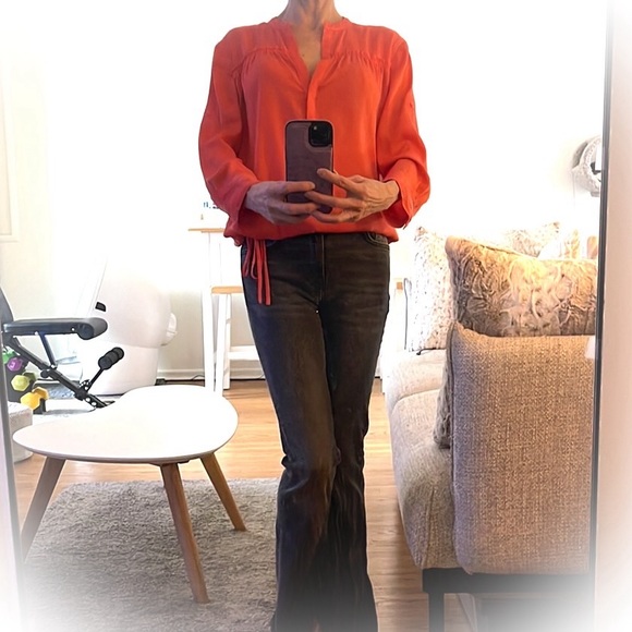 đź’•Elevate your style with this Beautiful Orange BCBG Blouseđź’• - Picture 12 of 12